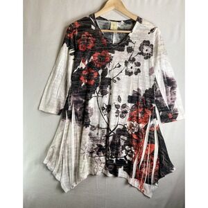 Jess & Jane Floral Art Tunic Top Women's Small Asymmetrical Hem 3/4 Sleeve USA